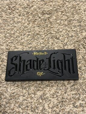 Kat Von D shade and light eye shadow palette